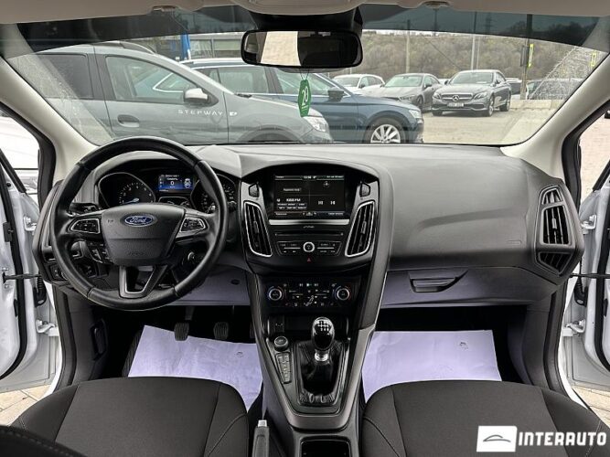 Ford Focus 34 interauto-car