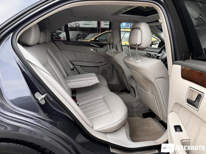 Mercedes E 250 48 interauto-car