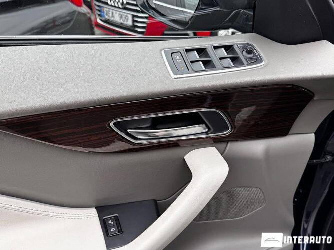 Jaguar F-Pace 46 interauto-car