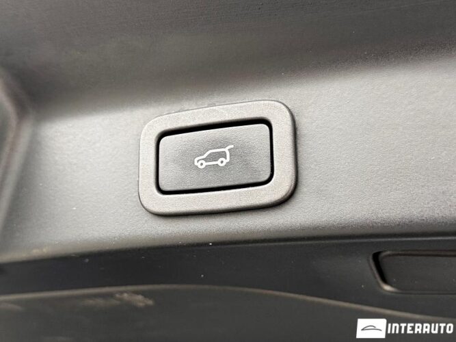 Jaguar F-Pace 50 interauto-car