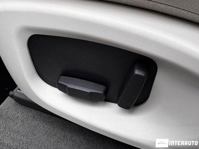 Jaguar F-Pace 48 interauto-car