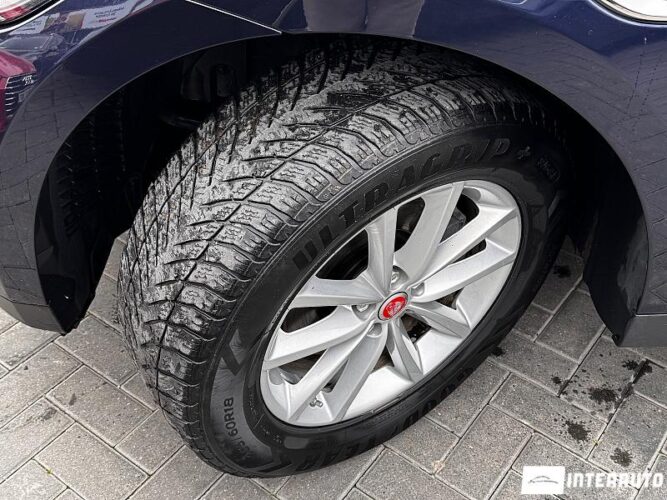 Jaguar F-Pace 51 interauto-car