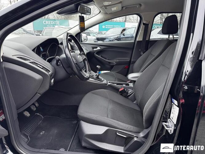 Ford Focus 34 interauto-car