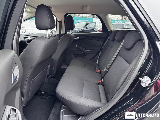 Ford Focus 36 interauto-car