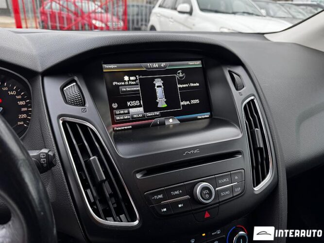 Ford Focus 41 interauto-car