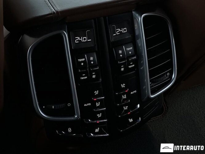 Porsche Cayenne S 52 interauto-car