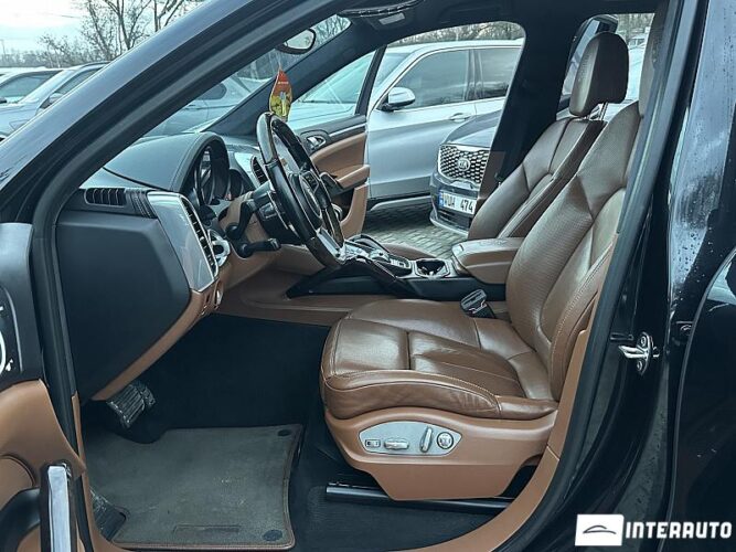 Porsche Cayenne S 42 interauto-car