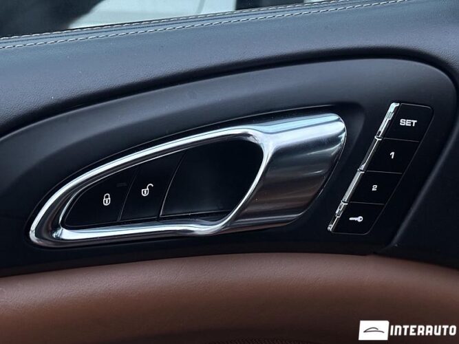 Porsche Cayenne S 55 interauto-car