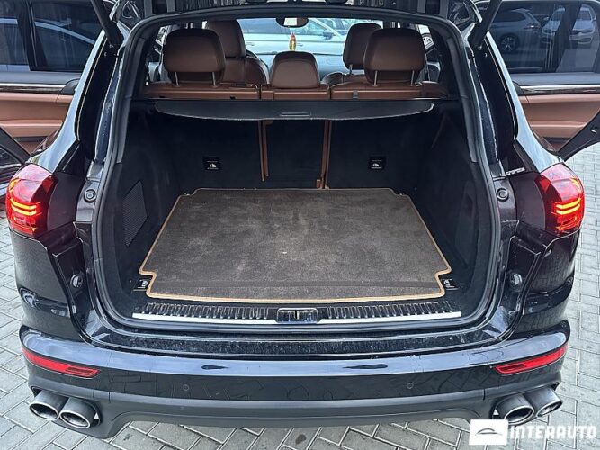 Porsche Cayenne S 63 interauto-car