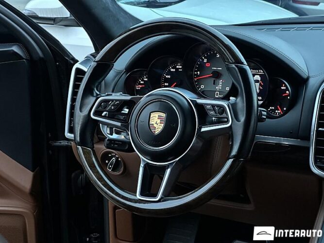 Porsche Cayenne S 44 interauto-car