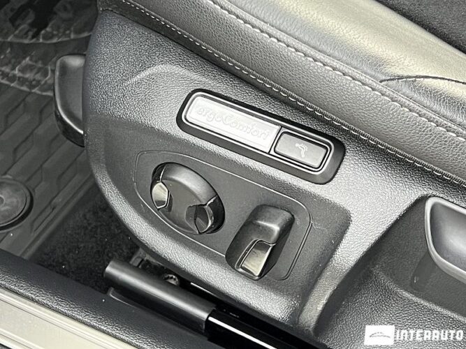 Volkswagen Arteon 51 interauto-car