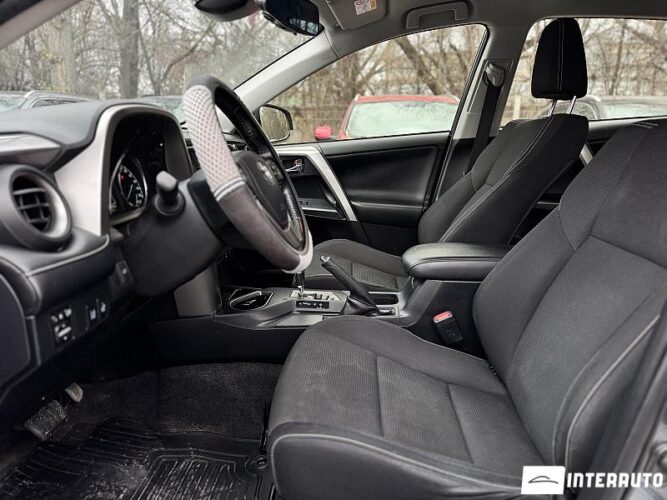 Toyota Rav-4 40 interauto-car