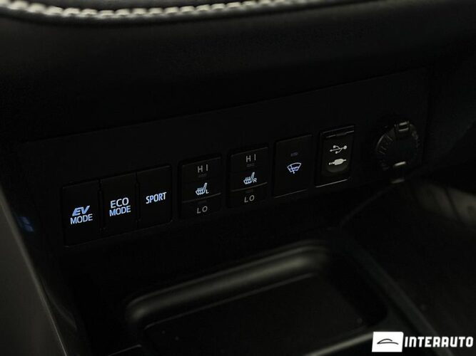 Toyota Rav-4 46 interauto-car