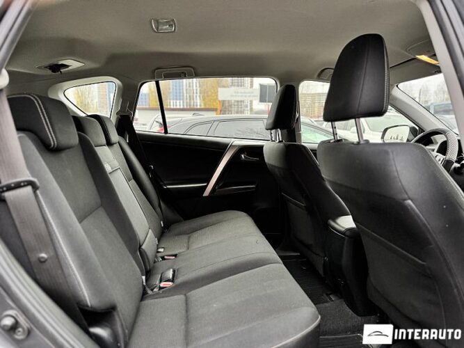 Toyota Rav-4 51 interauto-car