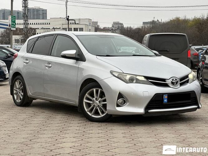 Toyota Auris 31 interauto-car