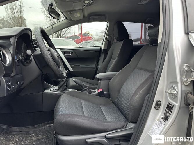 Toyota Auris 32 interauto-car