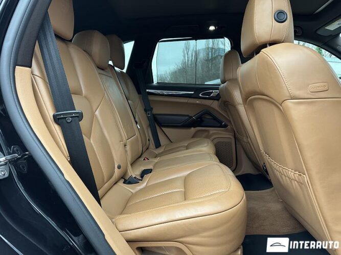 Porsche Cayenne S Hybrid 51 interauto-car