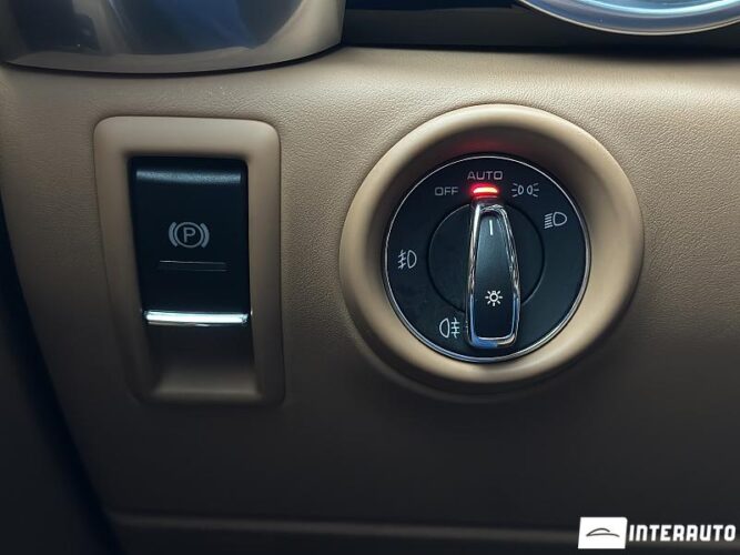 Porsche Cayenne S Hybrid 43 interauto-car