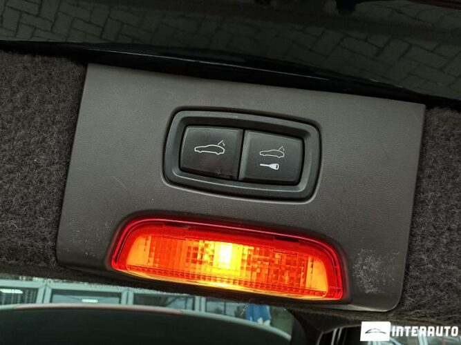 Porsche Cayenne S Hybrid 55 interauto-car