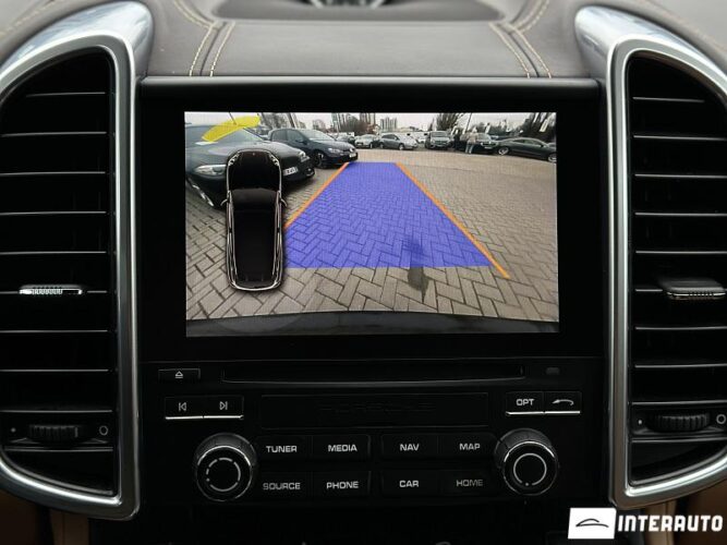 Porsche Cayenne S Hybrid 46 interauto-car