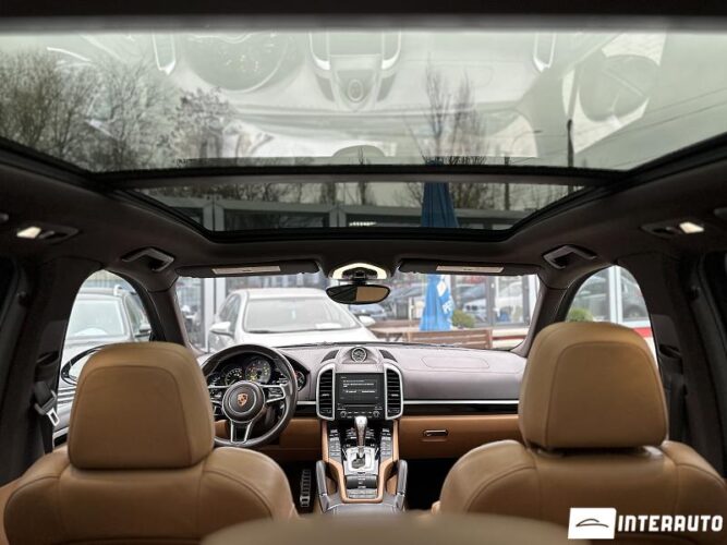 Porsche Cayenne S Hybrid 50 interauto-car