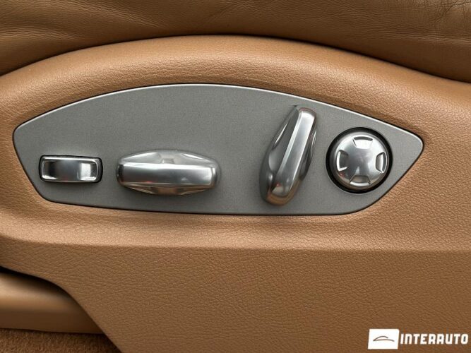 Porsche Cayenne S Hybrid 52 interauto-car