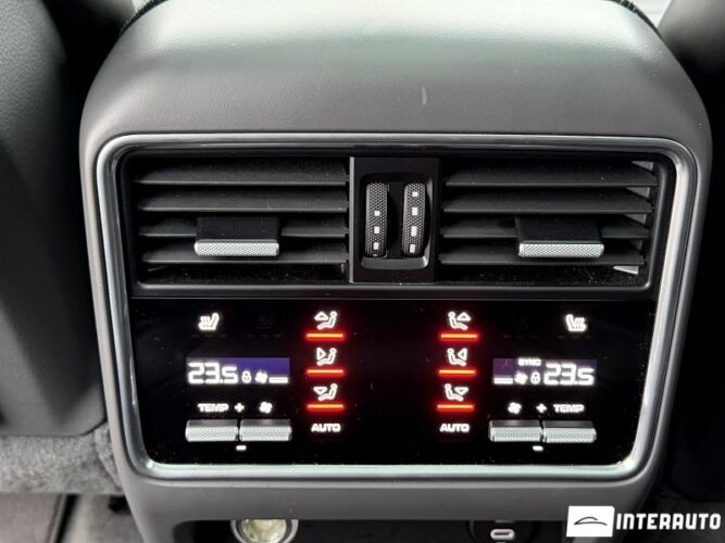 Porsche Cayenne 52 interauto-car