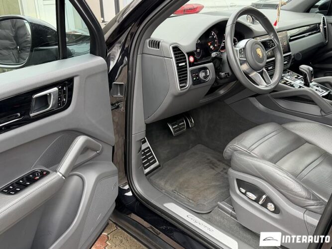Porsche Cayenne 41 interauto-car