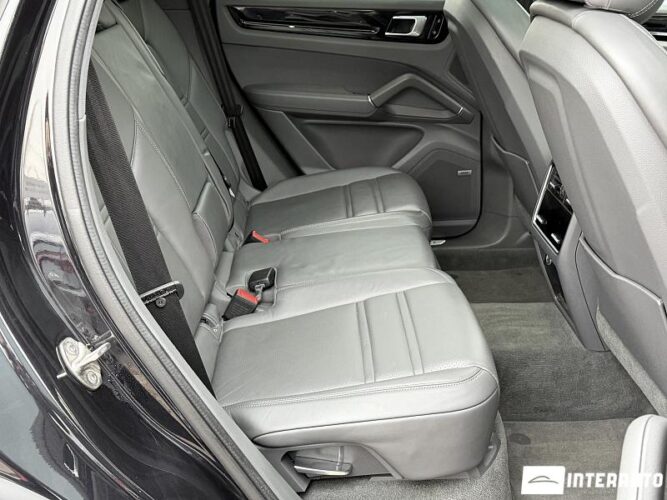 Porsche Cayenne 54 interauto-car