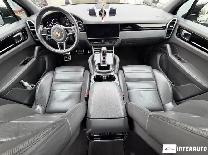 Porsche Cayenne 44 interauto-car