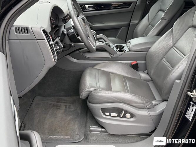 Porsche Cayenne 43 interauto-car