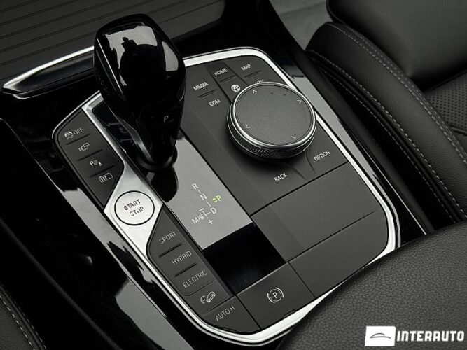 BMW X3 3.0e 48 interauto-car