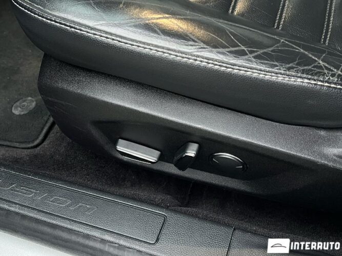 Ford Fusion 38 interauto-car