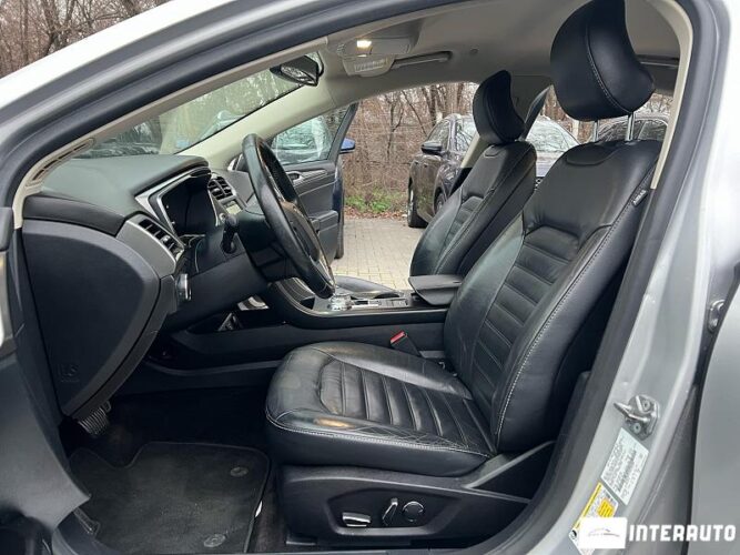 Ford Fusion 37 interauto-car