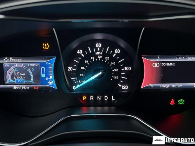 Ford Fusion 44 interauto-car