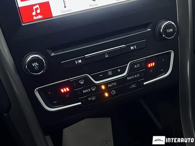 Ford Fusion 47 interauto-car