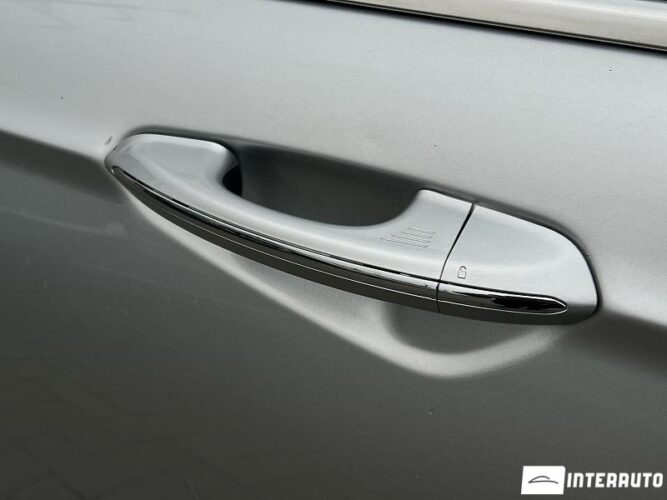 Ford Fusion 53 interauto-car