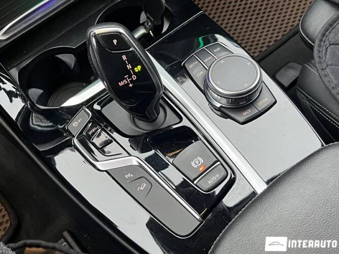 BMW X3 2.0D 40 interauto-car