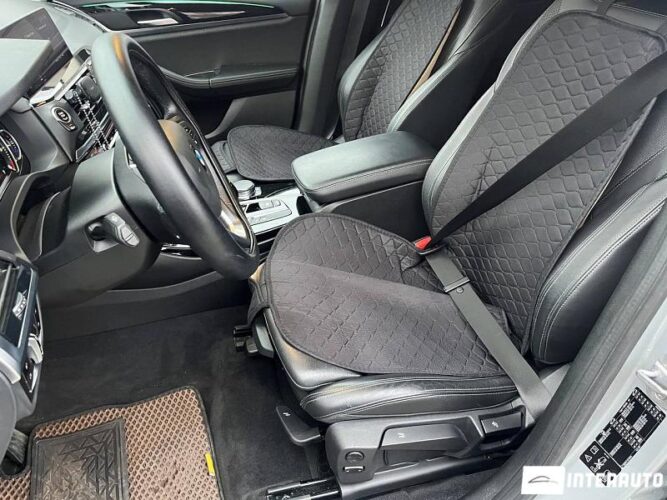 BMW X3 2.0D 33 interauto-car