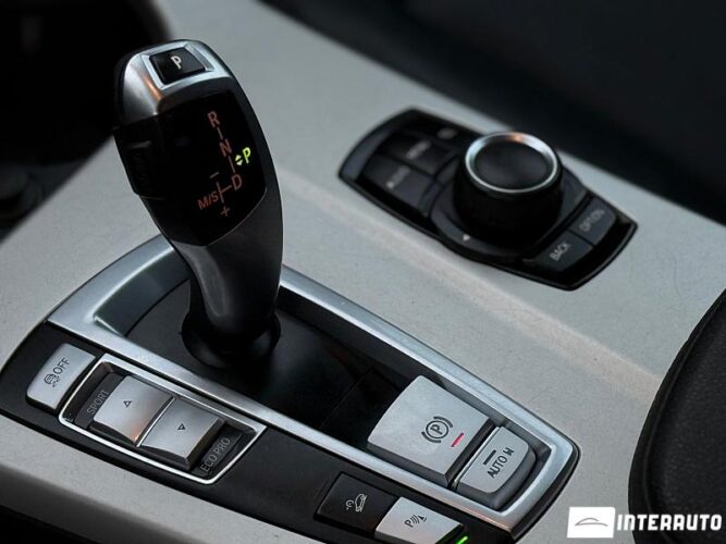 BMW X3 2.0D 40 interauto-car