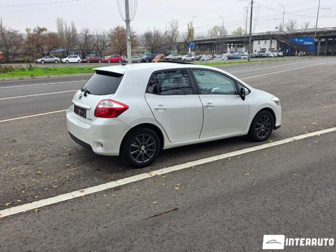 Toyota Auris 31 interauto-car