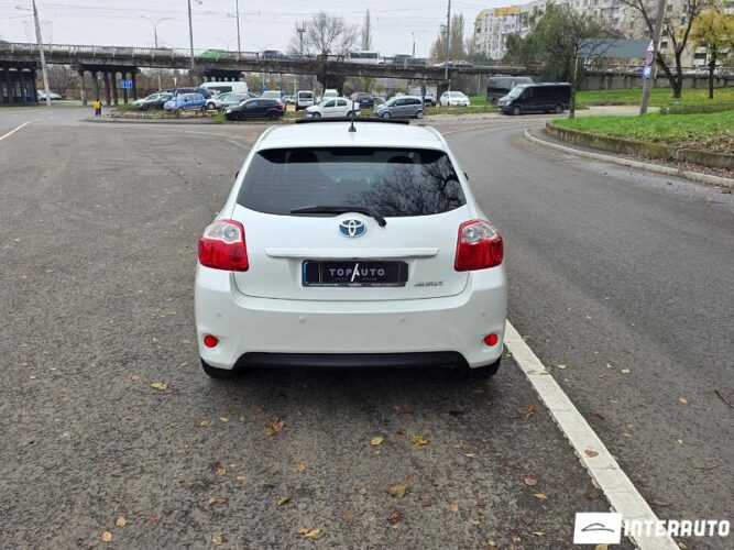 Toyota Auris 32 interauto-car