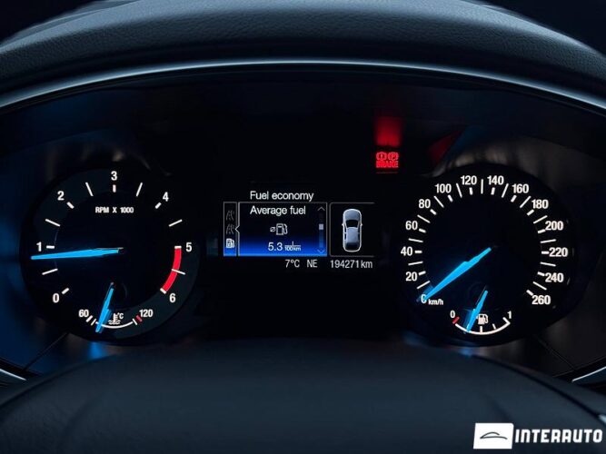 Ford Mondeo 38 interauto-car