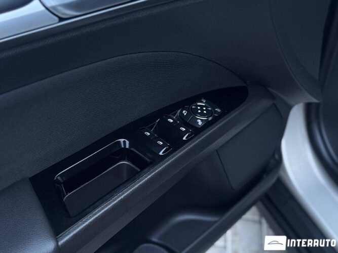 Ford Mondeo 47 interauto-car