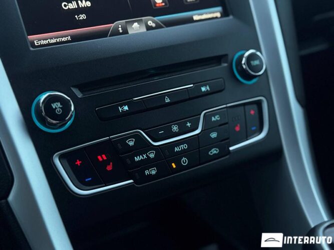 Ford Mondeo 41 interauto-car