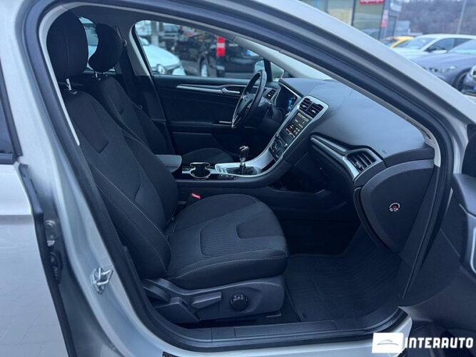 Ford Mondeo 45 interauto-car