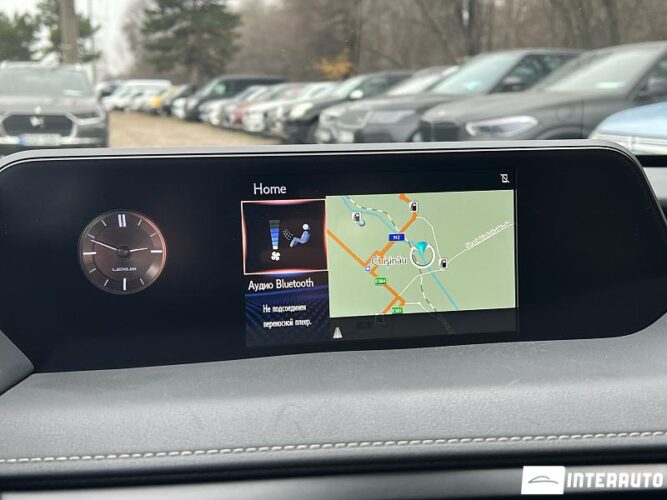 Lexus UX 250h 43 interauto-car