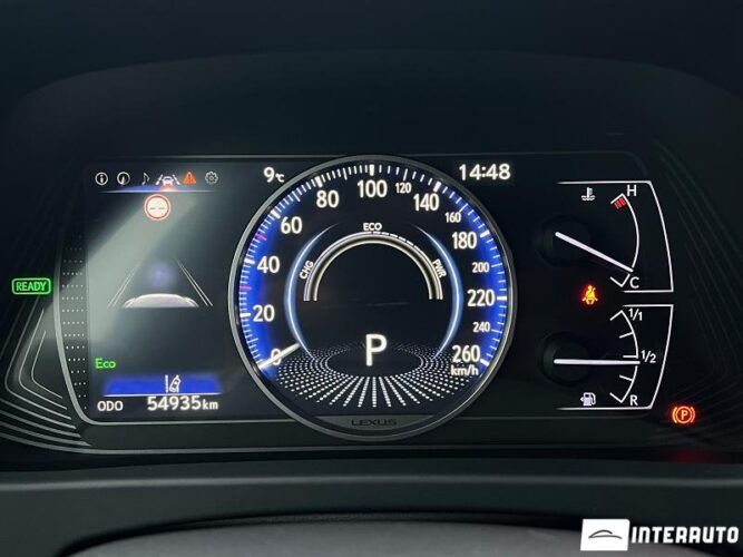 Lexus UX 250h 41 interauto-car