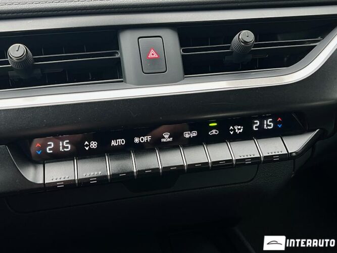 Lexus UX 250h 44 interauto-car