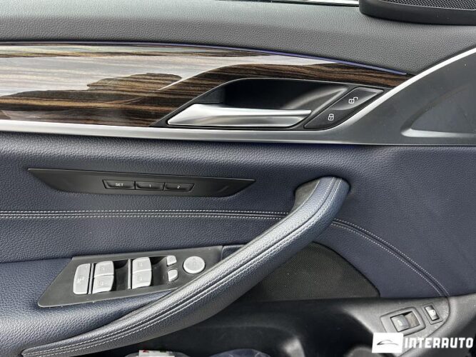 BMW 530e 44 interauto-car